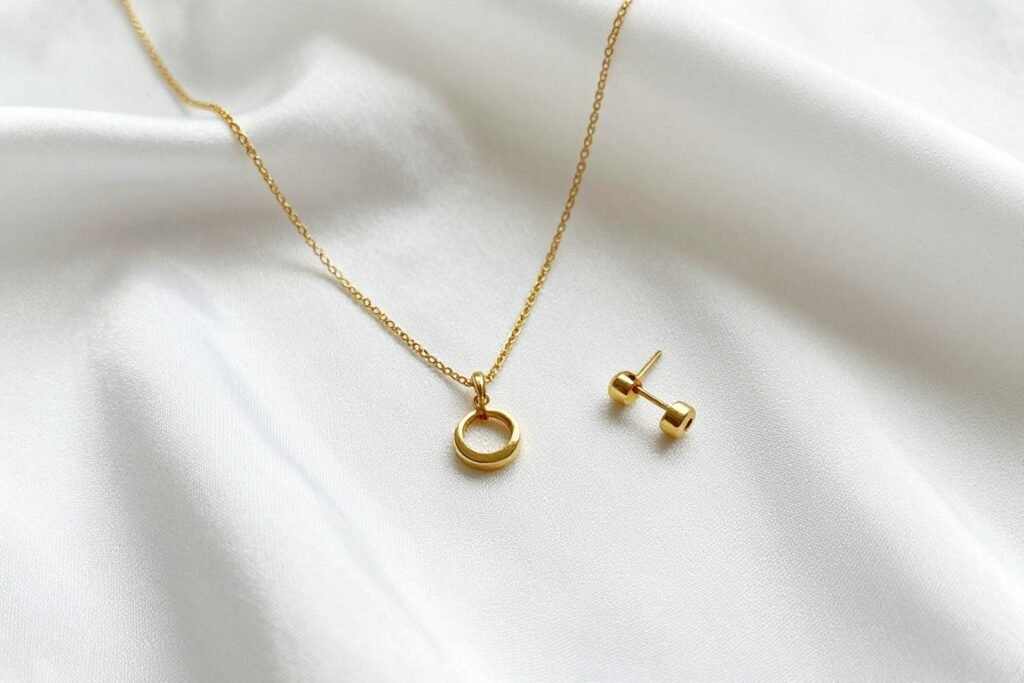 delicate bridesmaid jewelry for summer wedding